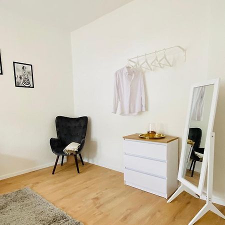 Stilvolles Apartment In Zentraler Lage - Smart-Tv, Queensize-Bett, Altbaustil, Kueche In City-Naehe Erfurt Exteriör bild
