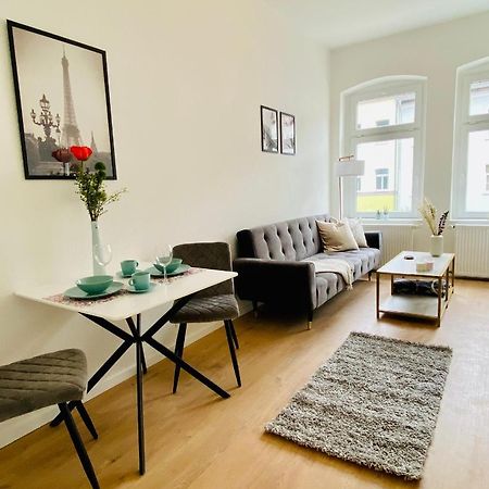 Stilvolles Apartment In Zentraler Lage - Smart-Tv, Queensize-Bett, Altbaustil, Kueche In City-Naehe Erfurt Exteriör bild